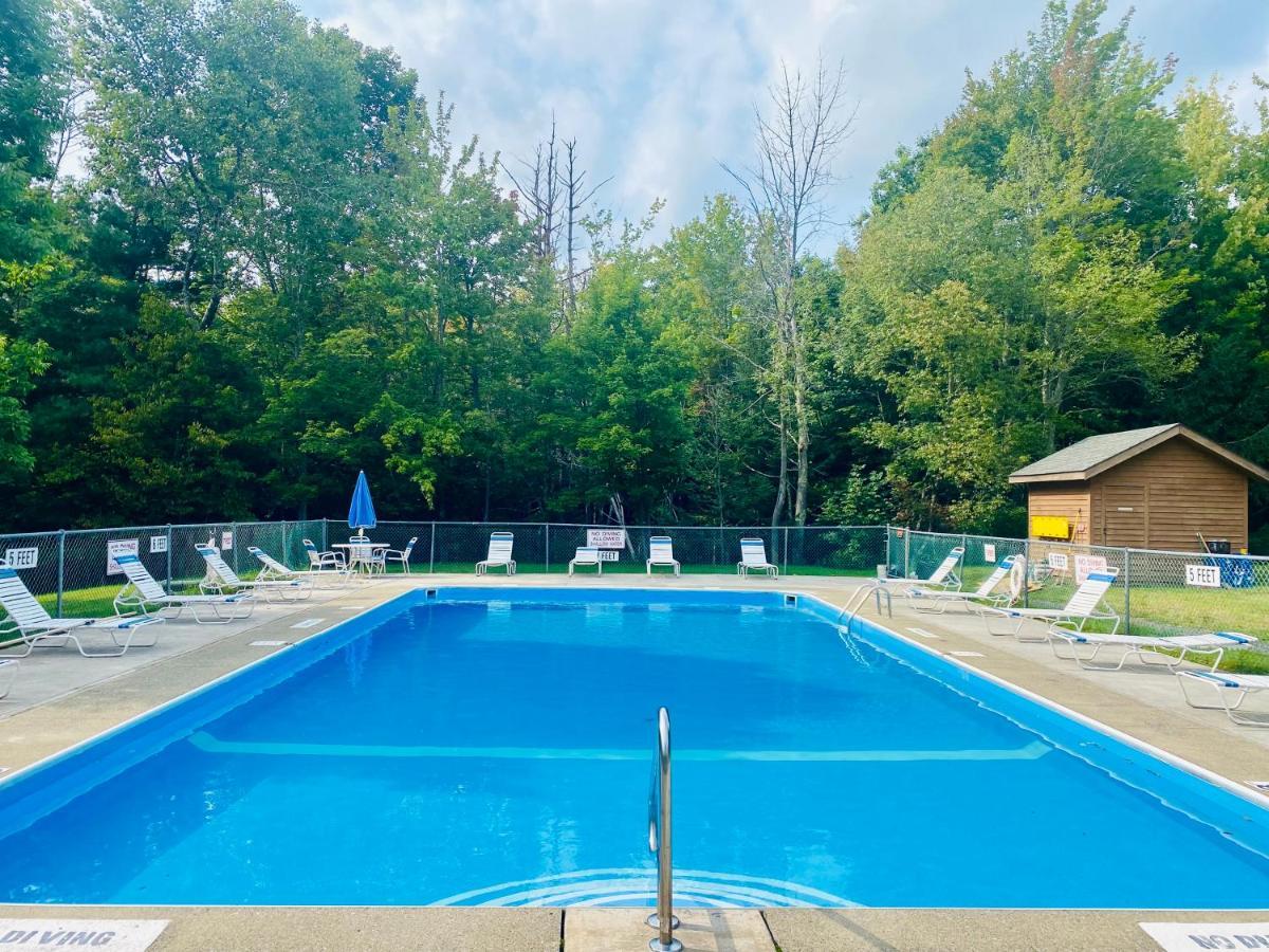 Redwood Retreat In Windham - Pool! Tennis! Holiday home Windham