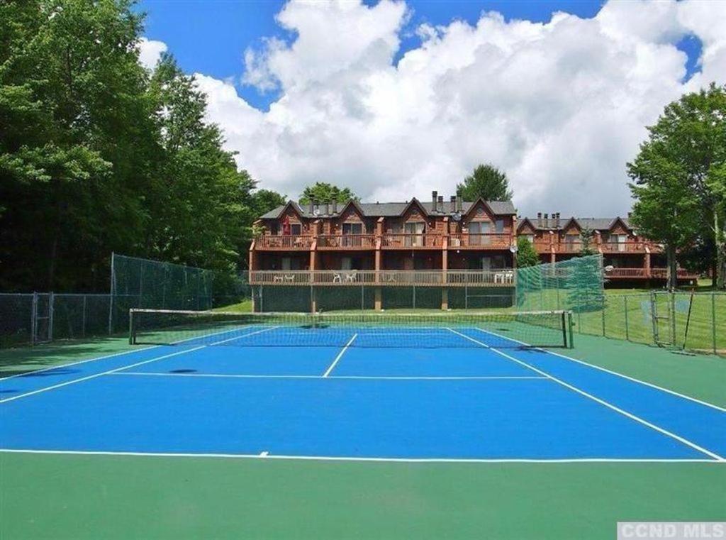 Redwood Retreat In Windham - Pool! Tennis! Holiday home Windham